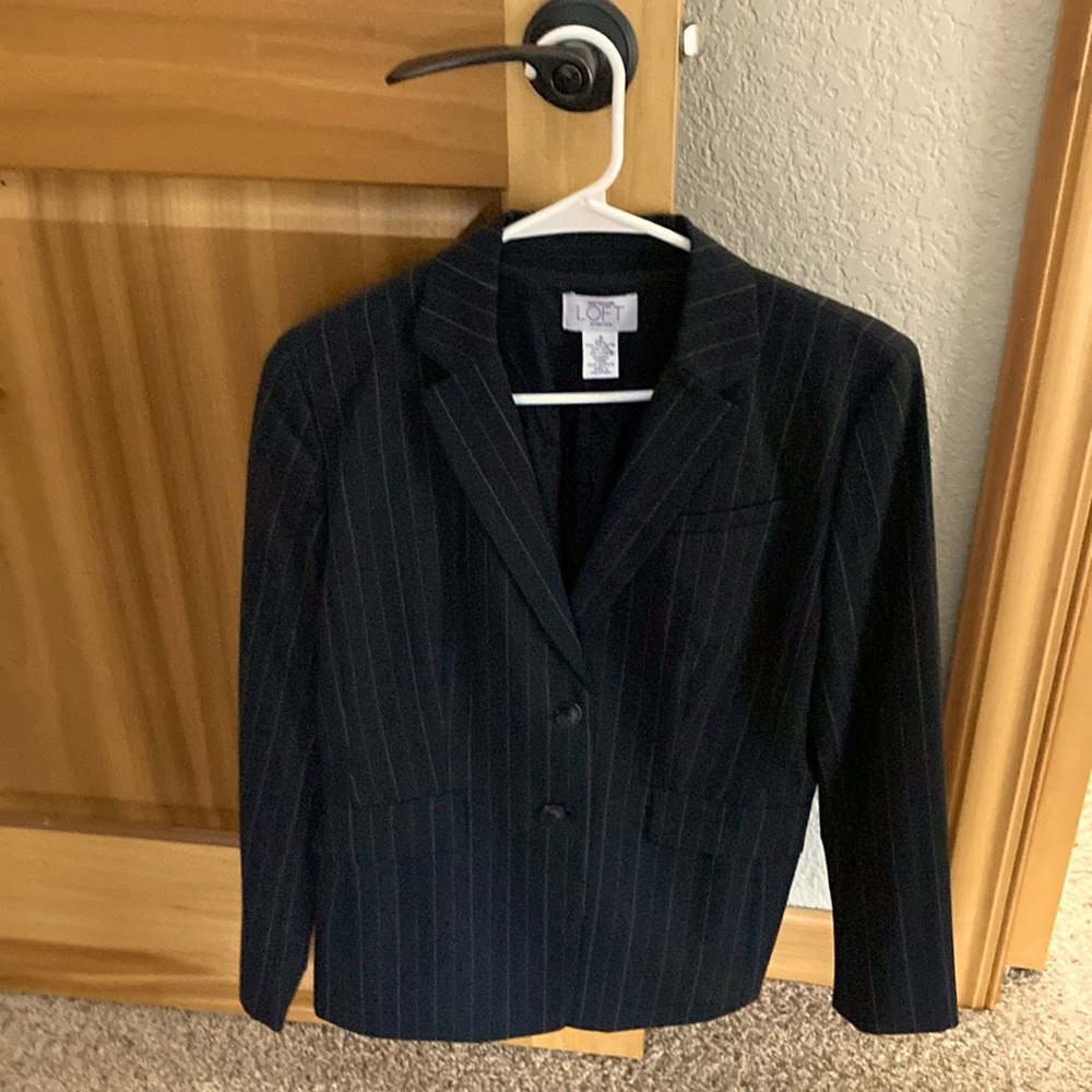Ann Taylor Loft women’s black with tan pinstripes blazer size 6